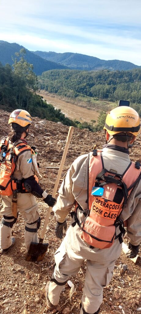 Equipes de MS seguem com buscas e resgates em cenário devastado por enchentes no Rio Grande do Sul