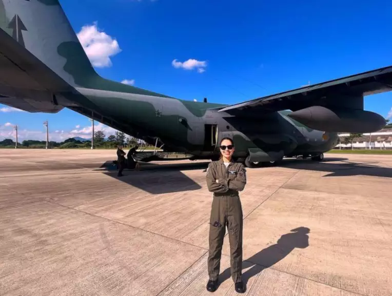 Campo-grandense é a 1ª mulher a pilotar o maior avião de carga da FAB