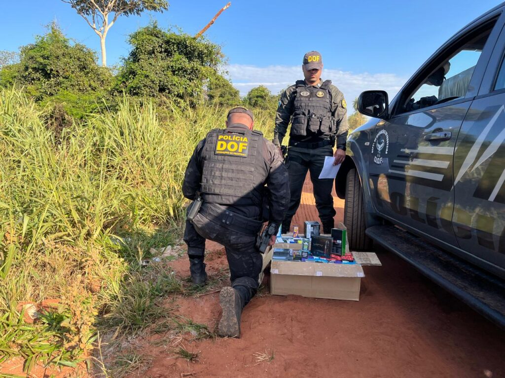 Mais de 200 celulares são apreendidos pelo DOF em carroceria de carreta em Caarapó