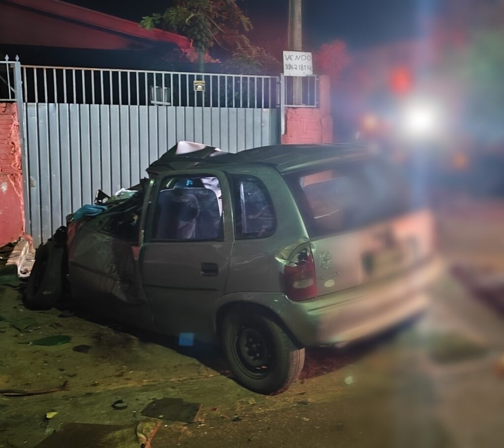 Grave acidente deixa dois mortos e três feridos em colisão entre carro e ônibus em Fátima do Sul