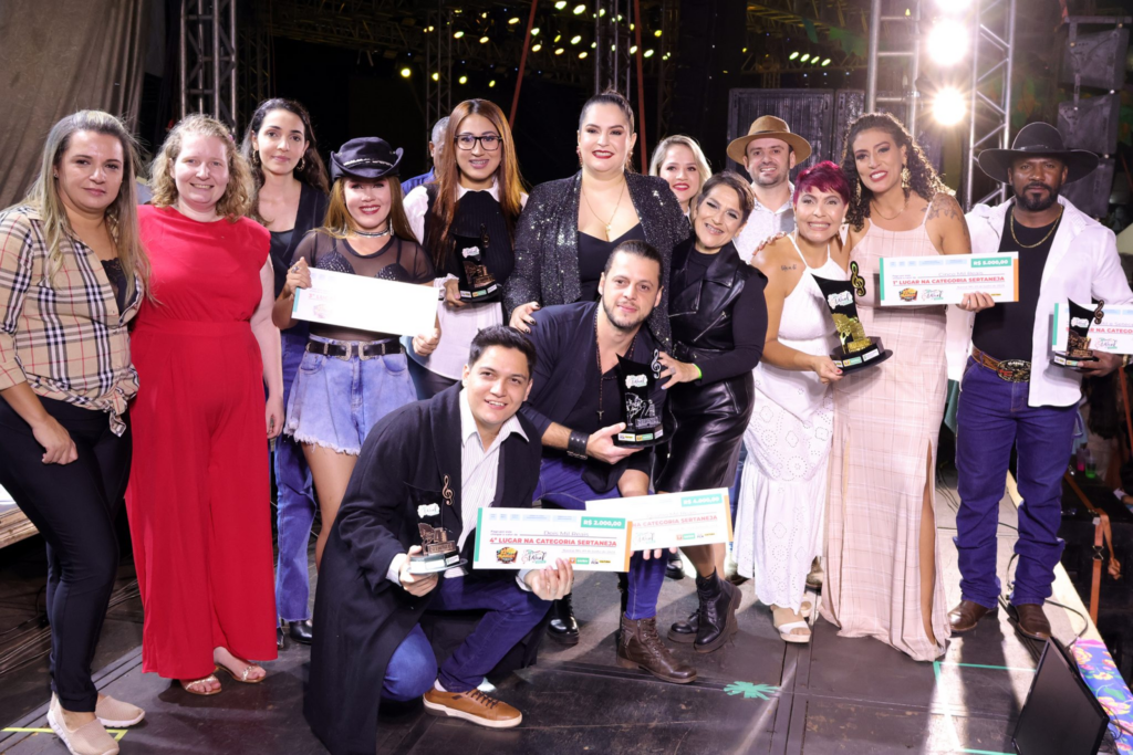 Prefeitura de Naviraí premia os vencedores dos Festivais de Música Popular, Sertaneja e Kids 2024