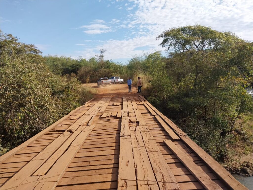 Luiz Macarrão usa a tribuna e alerta caminhoneiro: Ponte sobre o Rio Piratini está desabando