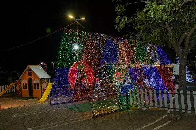 Empresa de Mundo Novo apresenta salão de exibição natalino em Campo Grande