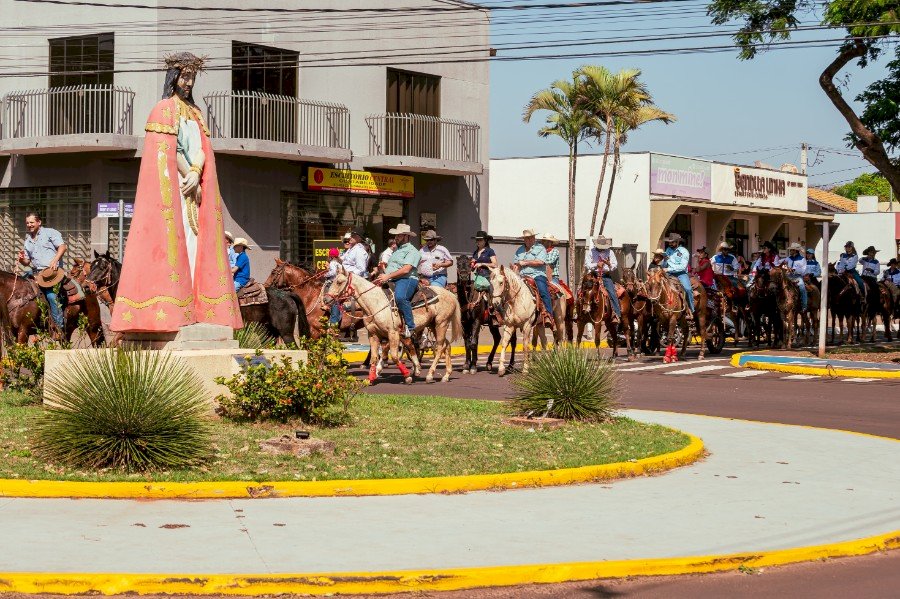 Com recorde de participantes, cavalgada oficializa lançamento da 31ª Expoac