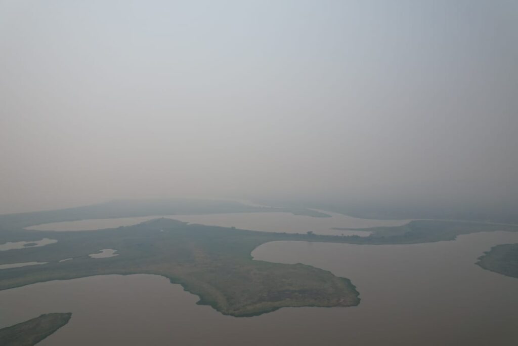 Incêndios florestais se intensificam em biomas de MS; na fronteira com a Bolívia, o combate continua