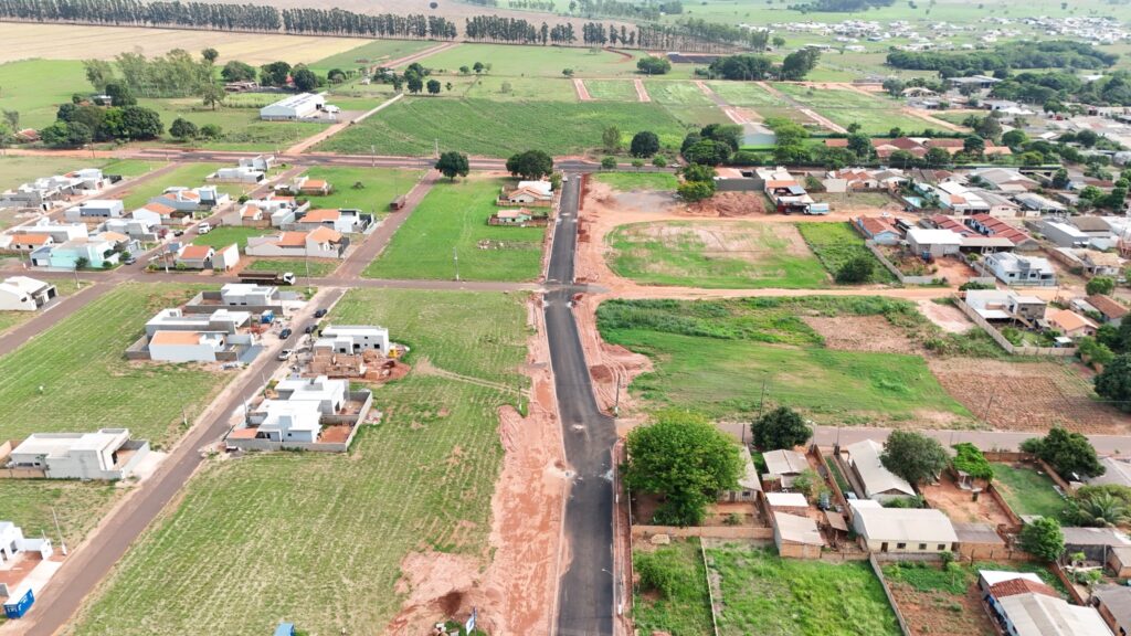 Obras da Av. Mato Grosso seguem em ritmo acelerado, transformando uma das principais vias de Itaquiraí