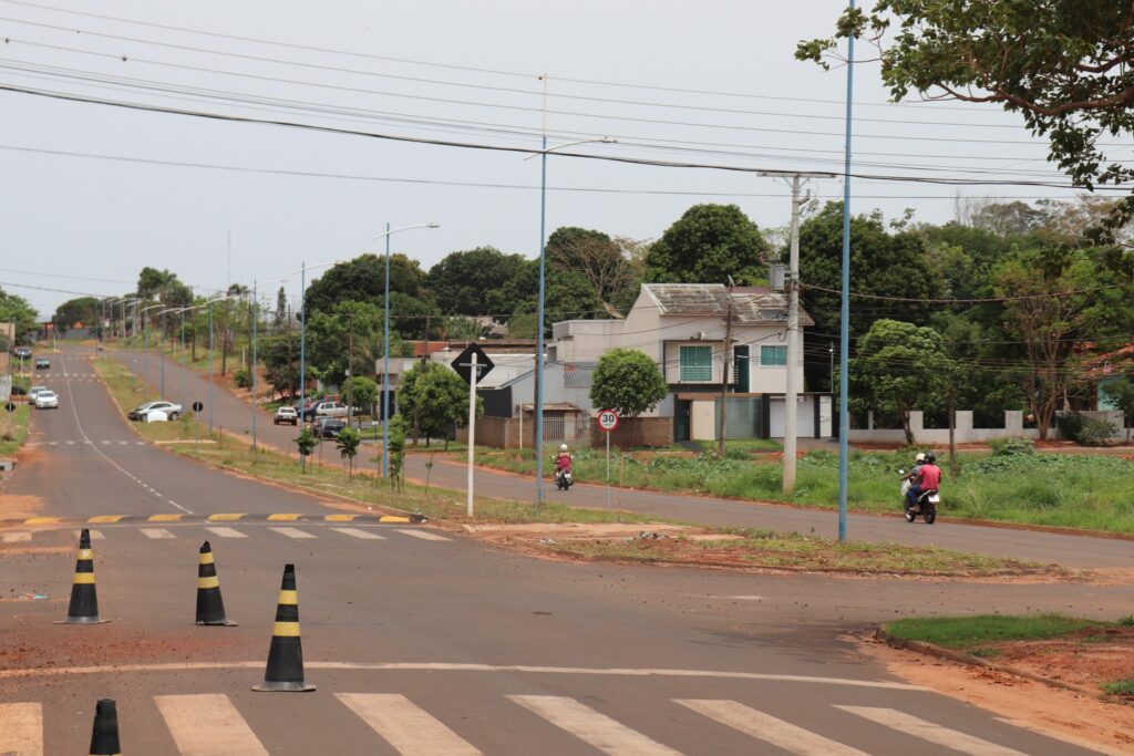 Estacionamento da Terezinha Mendonça é sinalizado e região ganha redutores de velocidade