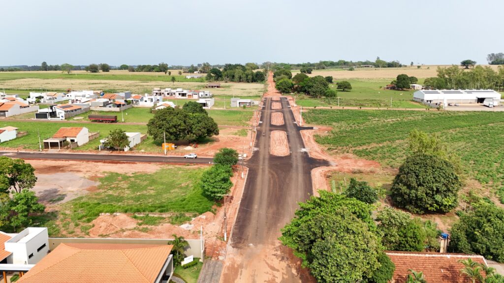 Obras da Av. Mato Grosso seguem em ritmo acelerado, transformando uma das principais vias de Itaquiraí