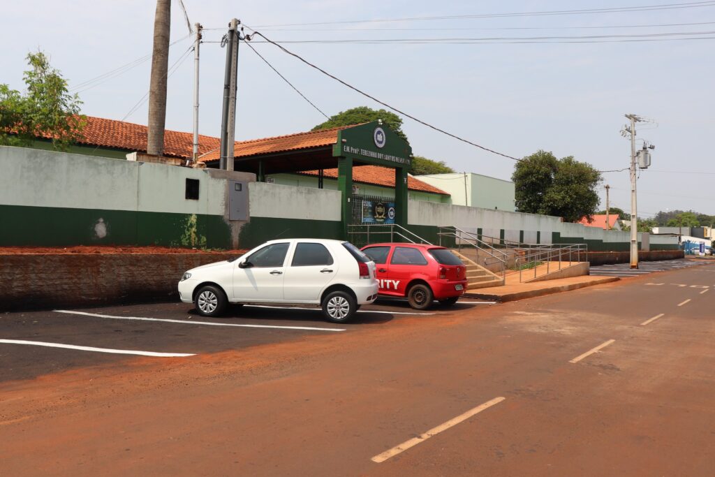 Estacionamento da Terezinha Mendonça é sinalizado e região ganha redutores de velocidade