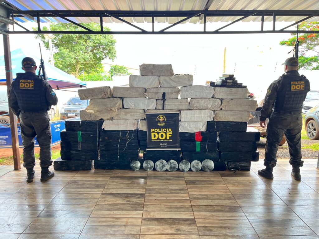 DOF intercepta comboio de carros carregados com drogas em Coronel Sapucaia