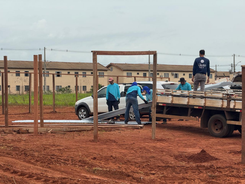 Prefeita de Naviraí acompanha início da obra do Posto de Saúde na região do Nelson Trad