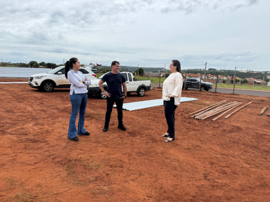 Prefeita de Naviraí acompanha início da obra do Posto de Saúde na região do Nelson Trad