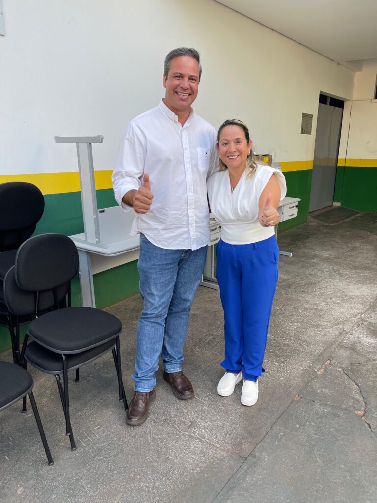 Lia Nogueira entrega equipamentos ao Hospital Municipal Lourival de Itaporã