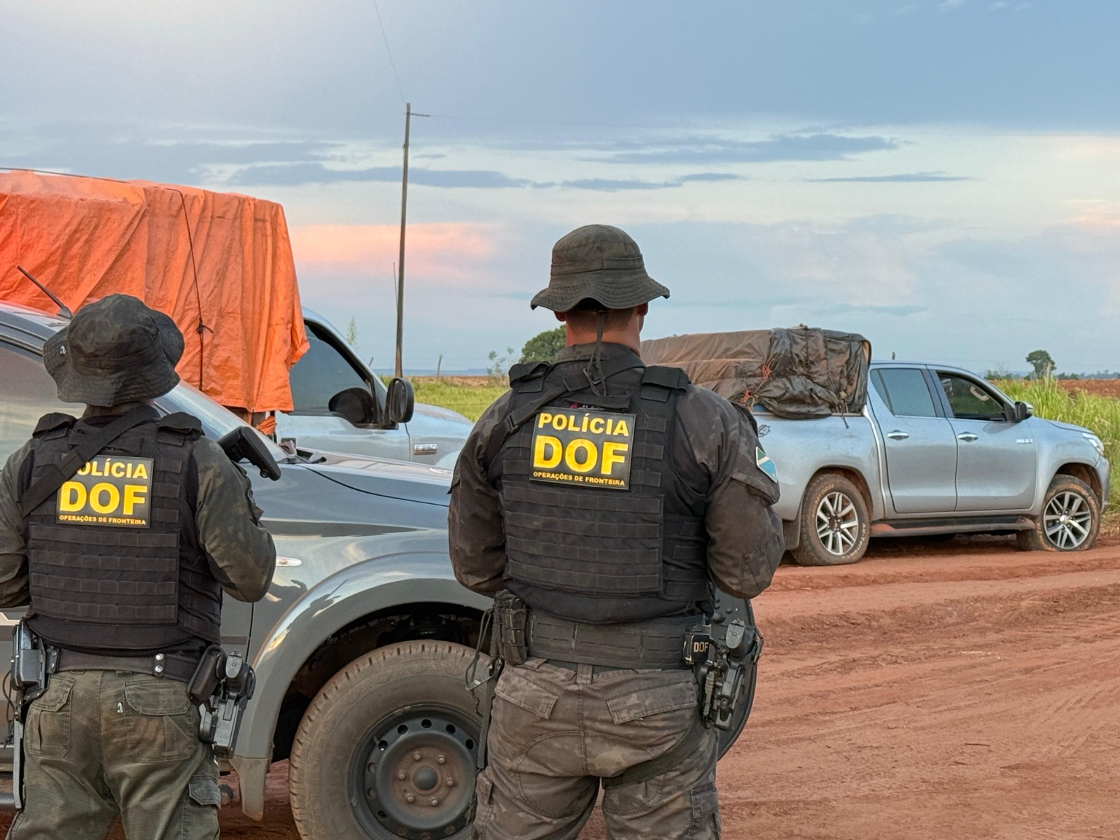 DOF faz maior apreensão de drogas do ano e apreende mais de 10 toneladas de maconha em caminhonetes roubadas